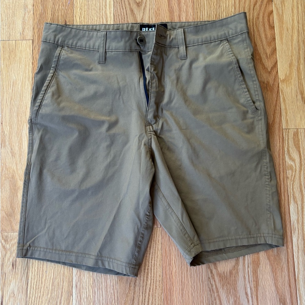 Reef Men's Tan Flat Front Shorts